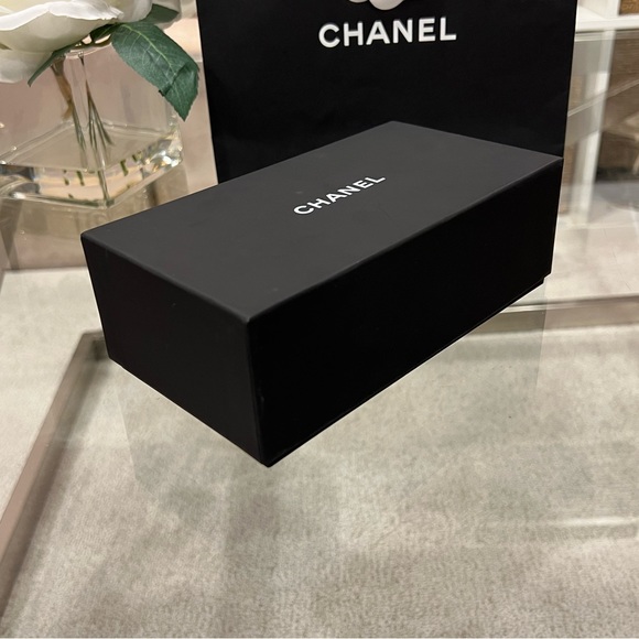 Chanel Gift Box Set - Picture 3 of 12